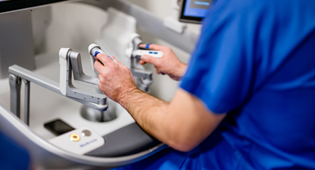 HUGO™ | chirurgie mini-invasive | Swiss Medical Network